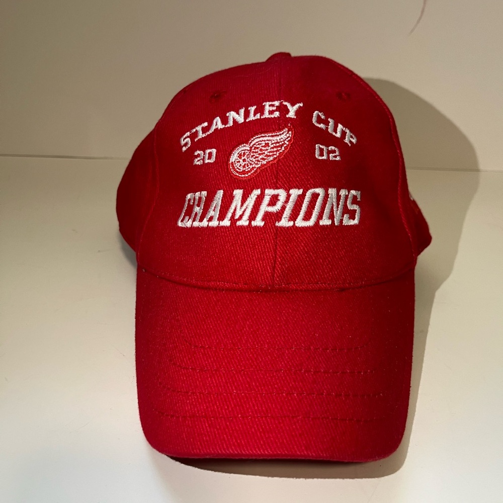 Detroit Red Wings Hat Cap Adult One Size Stanley Cup Champions 2002 NHL Hockey